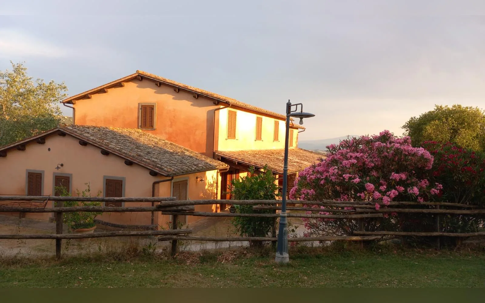 Esterni di Casale Poggio Della Volara, terni (Umbria) (foto 6)